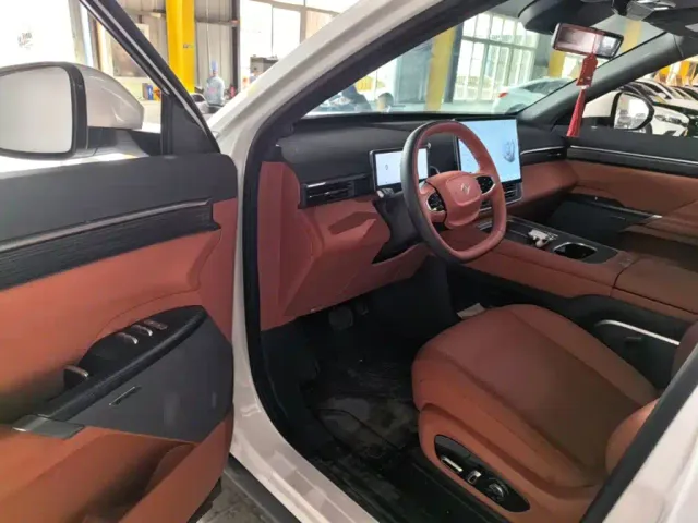 Dongfeng Yipai eπ008 2024 210Max Range Extender 6-Seater — Фото автомобиля 15
