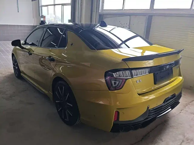 Lynk & Co 03 — Фото автомобиля 4