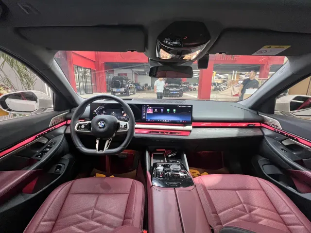 BMW 5 Series — Фото автомобиля 7