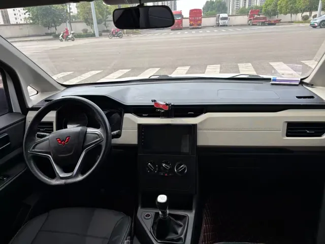 Wuling Zhengcheng — Фото автомобиля 9