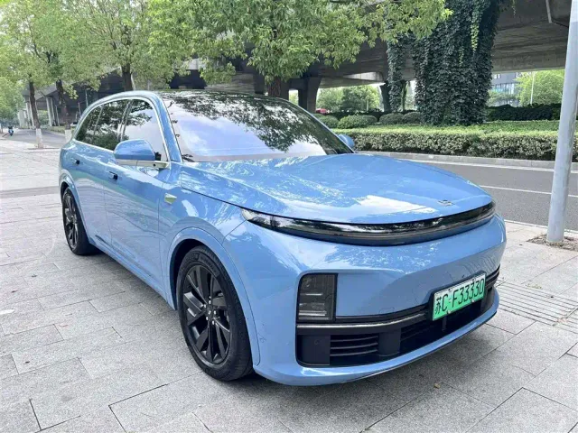 Li Auto L7 — Фото автомобиля 14