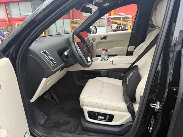 Li Auto L8 — Фото автомобиля 4
