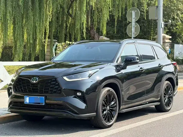 Фотография автомобиля — Toyota Highlander