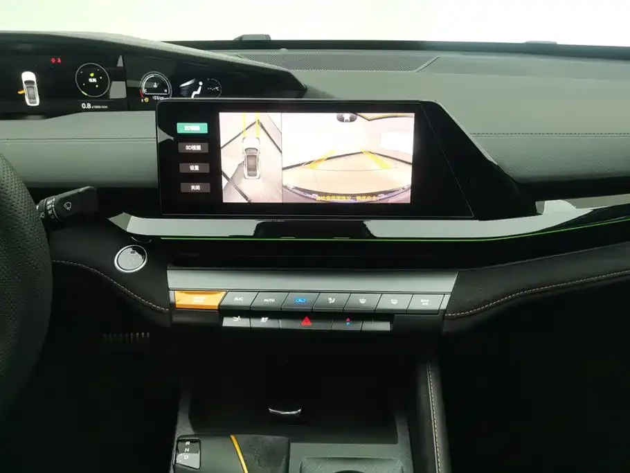 Changan Changan UNI-V 2022 1.5T Sport Edition — Фото автомобиля 13
