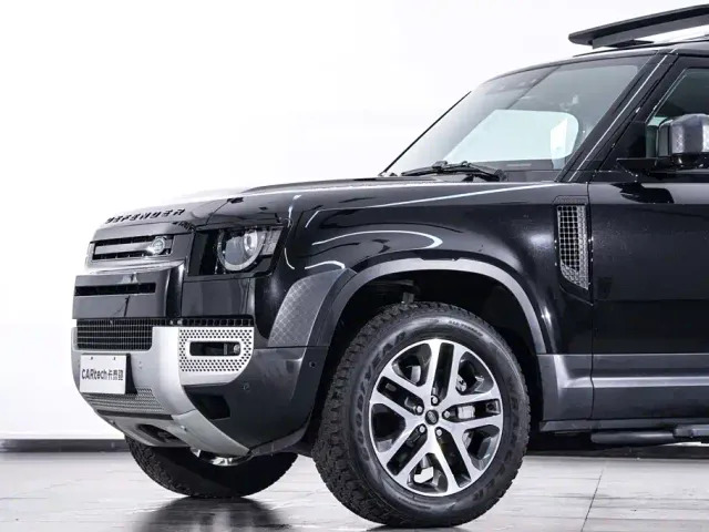 Land Rover Defender — Фото автомобиля 5