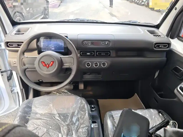 Wuling Zhiguang NEV — Фото автомобиля 10