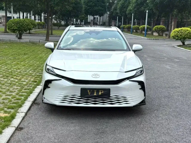 Toyota Camry — Фото автомобиля 3