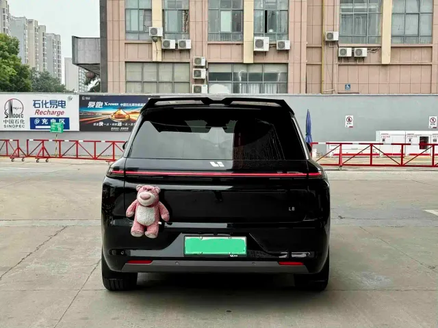 Li Auto L8 — Фото автомобиля 8