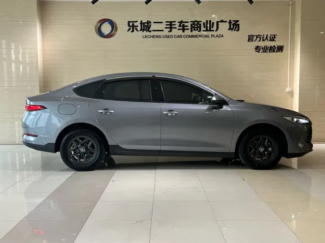 BYD Qin PLUS — Фото автомобиля 5