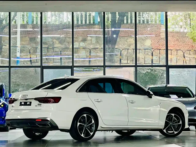 Audi A4L — Фото автомобиля 9