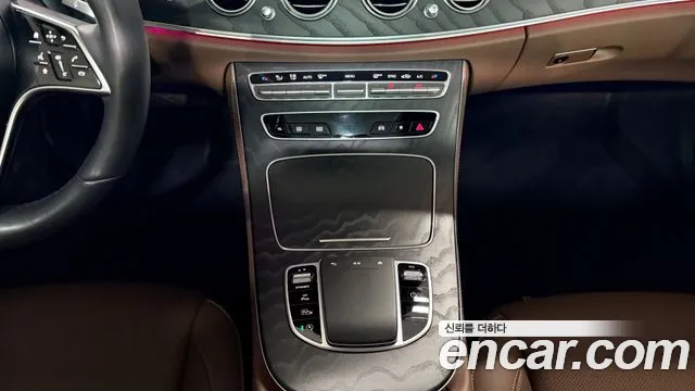 Mercedes-Benz E-Class — Фото автомобиля 9