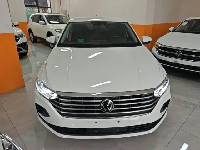 Volkswagen Lavida — Фото автомобиля 2