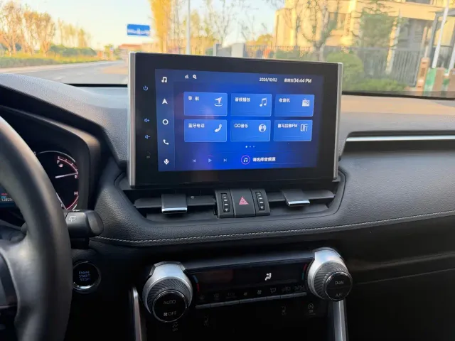 Toyota RAV4 — Фото автомобиля 7