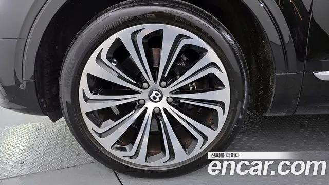 Bentley Bentayga Bentayga 4.0 V8 Azure — Фото автомобиля 5