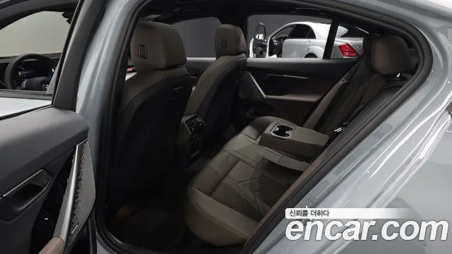 BMW 5 Series G60 — Фото автомобиля 17