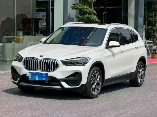 Фотография автомобиля — BMW X1