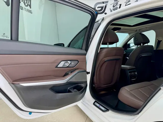 BMW 3 Series — Фото автомобиля 11