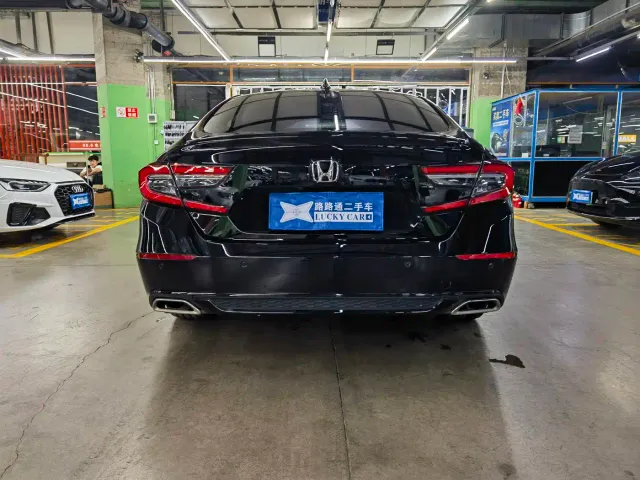 Honda Accord — Фото автомобиля 5