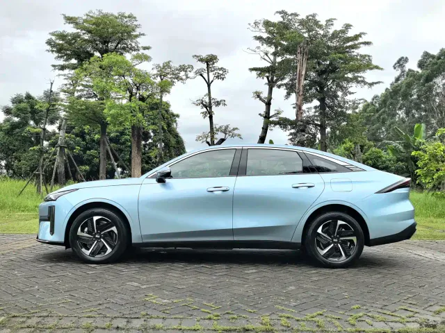 Geely Galaxy L6 — Фото автомобиля 4
