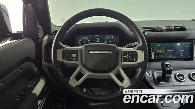 Land Rover Defender — Фото автомобиля 11