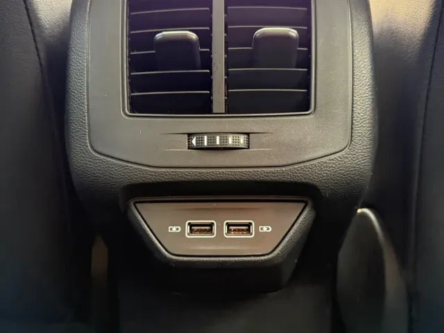 Volkswagen T-Roc — Фото автомобиля 24