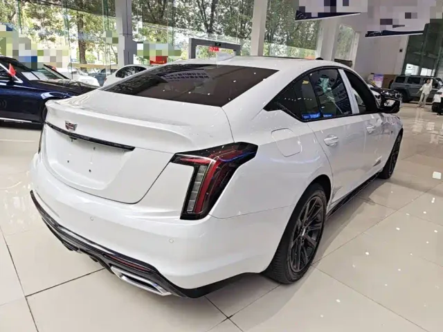 Cadillac CT5 — Фото автомобиля 6
