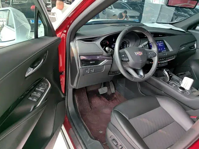 Cadillac XT4 — Фото автомобиля 15