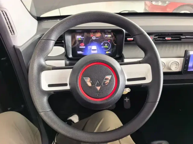 Wuling Hongguang Mini EV — Фото автомобиля 10
