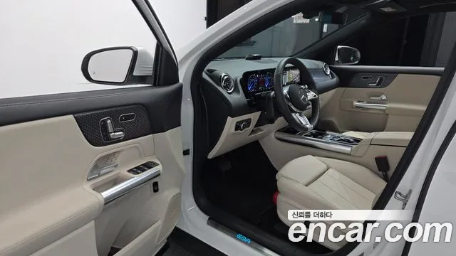 Mercedes-Benz EQA — Фото автомобиля 10