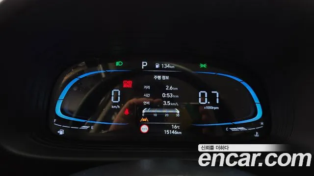Hyundai Venue — Фото автомобиля 11
