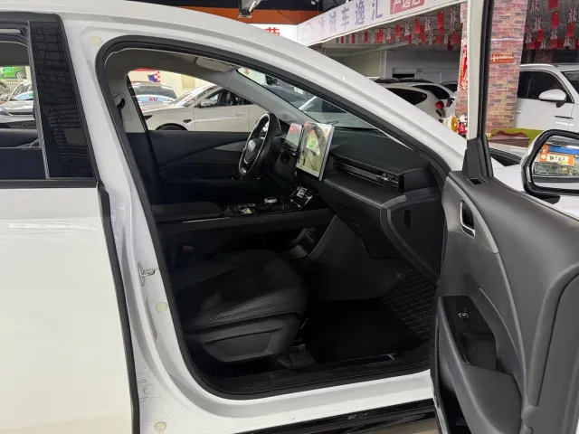 Wuling Starlight — Фото автомобиля 16