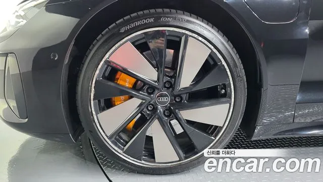 Audi e-tron GT — Фото автомобиля 5