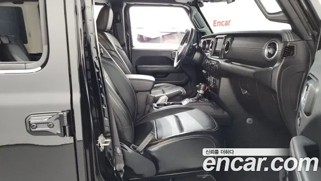 Jeep Wrangler JL — Фото автомобиля 26