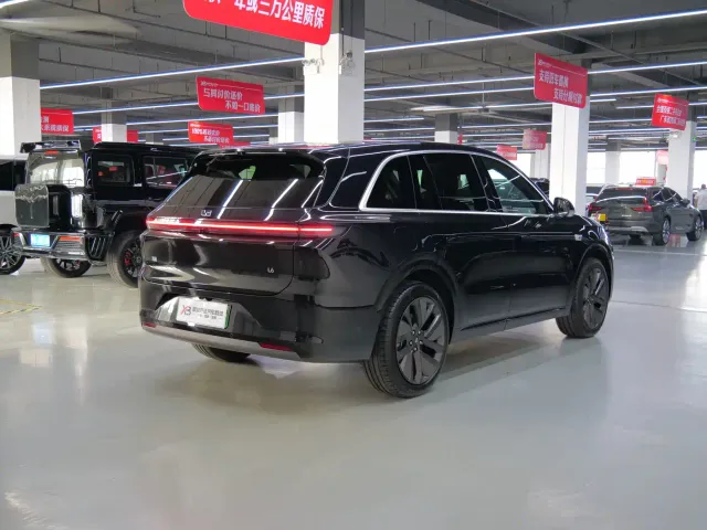 Li Auto L6 — Фото автомобиля 7