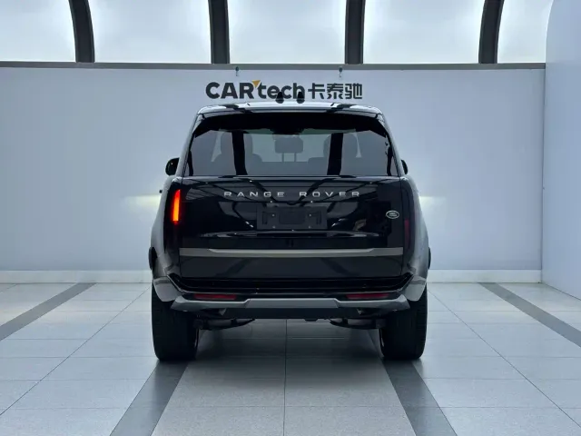 Land Rover Range Rover 2025 3.0 L6 360PS Golden Age Edition — Фото автомобиля 3