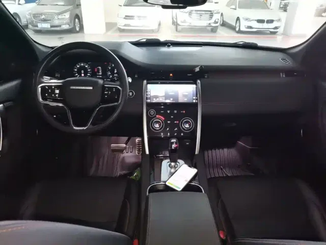 Land Rover Discovery Sport — Фото автомобиля 9