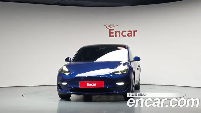 Tesla Model 3 — Фото автомобиля 3