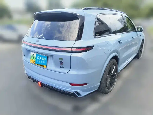Li Auto L9 — Фото автомобиля 2
