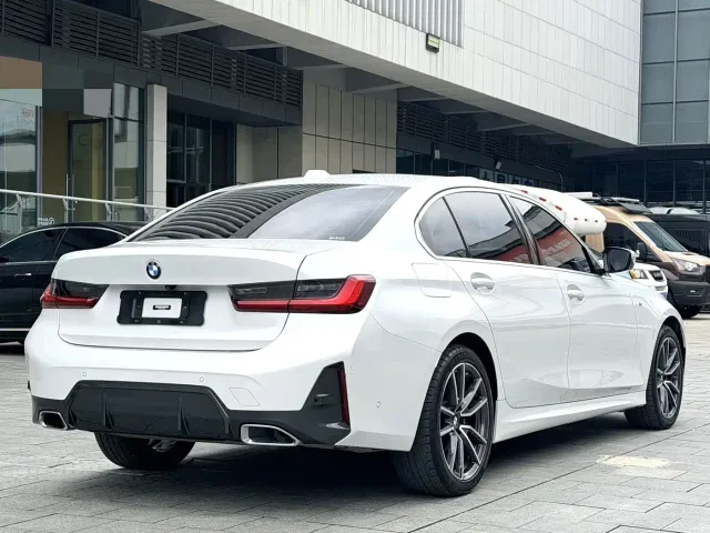 BMW 3 Series — Фото автомобиля 6