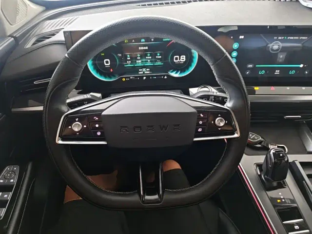 Roewe RX5 Max — Фото автомобиля 10