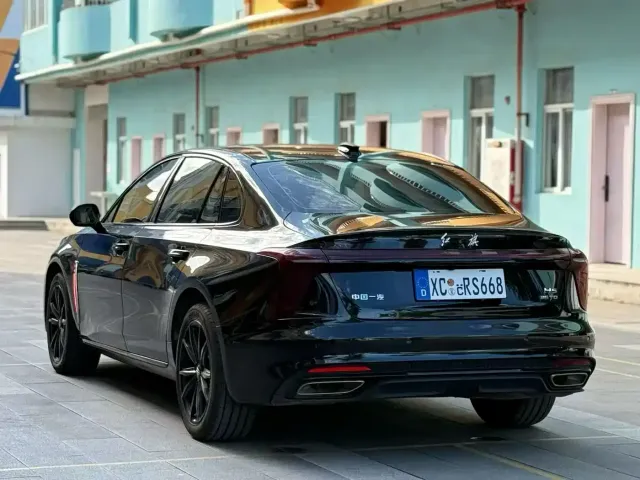 Hongqi H5 — Фото автомобиля 4