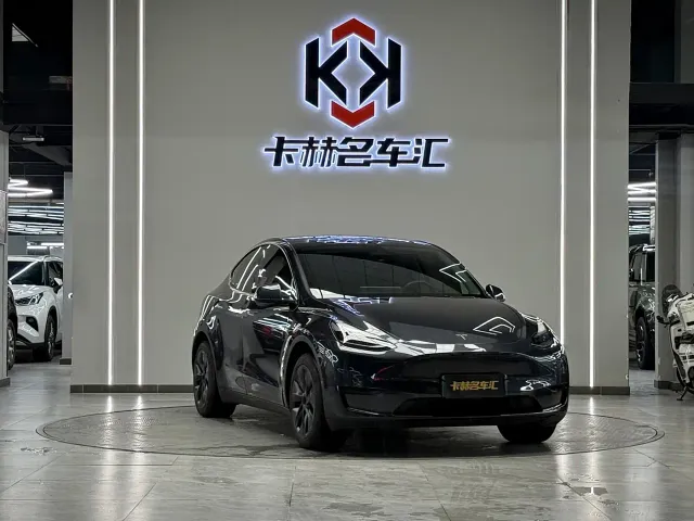 Фотография автомобиля — Tesla Model Y