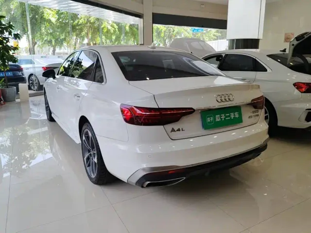 Audi A4L — Фото автомобиля 4