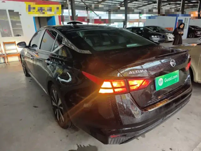 Nissan Teana — Фото автомобиля 4