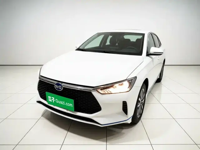 Фотография автомобиля — BYD e2