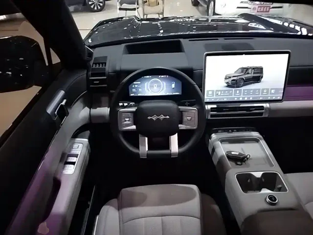 Fang Cheng Bao Titanium 7 2025 AWD Base Model — Фото автомобиля 10