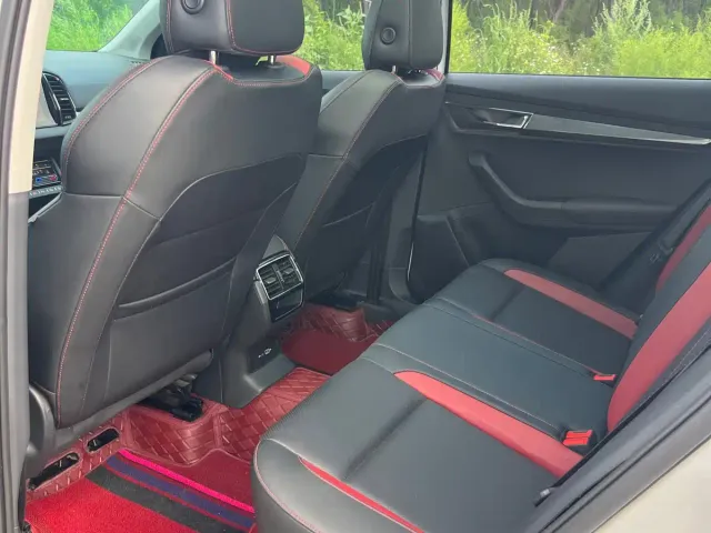 Skoda Karoq — Фото автомобиля 10