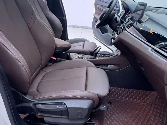 BMW X1 — Фото автомобиля 10