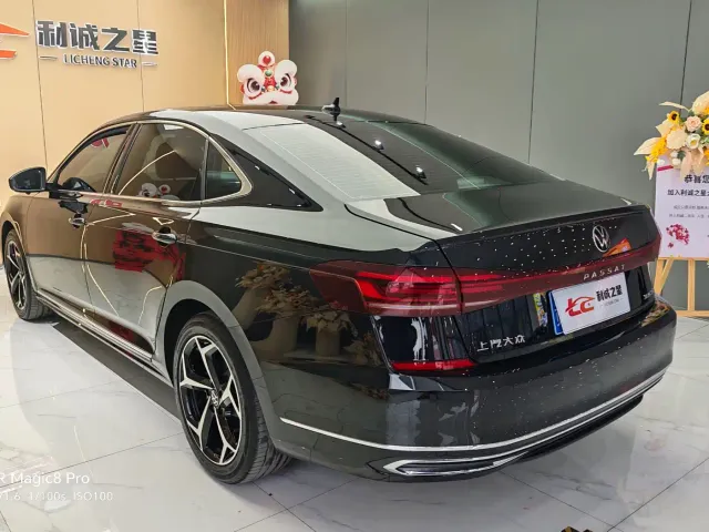 Volkswagen Passat — Фото автомобиля 7