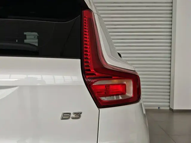 Volvo XC40 — Фото автомобиля 9